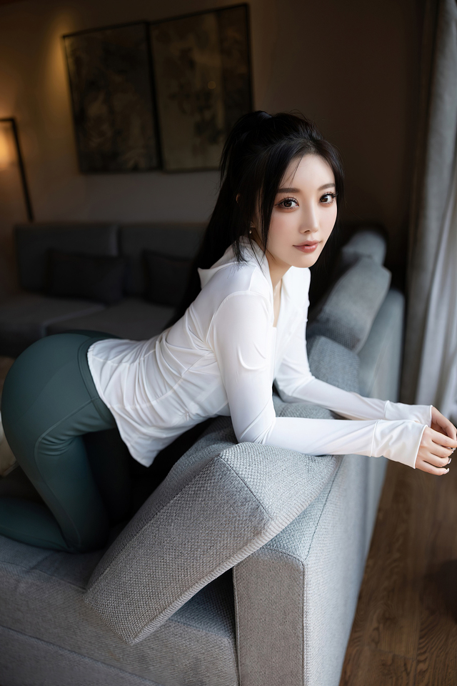 'Christmas Came Early' with Yang Chenchen via All Gravure - Pic #2