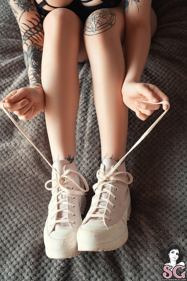 'Midnight Snack' with Frutella via Suicide Girls - Pic #7