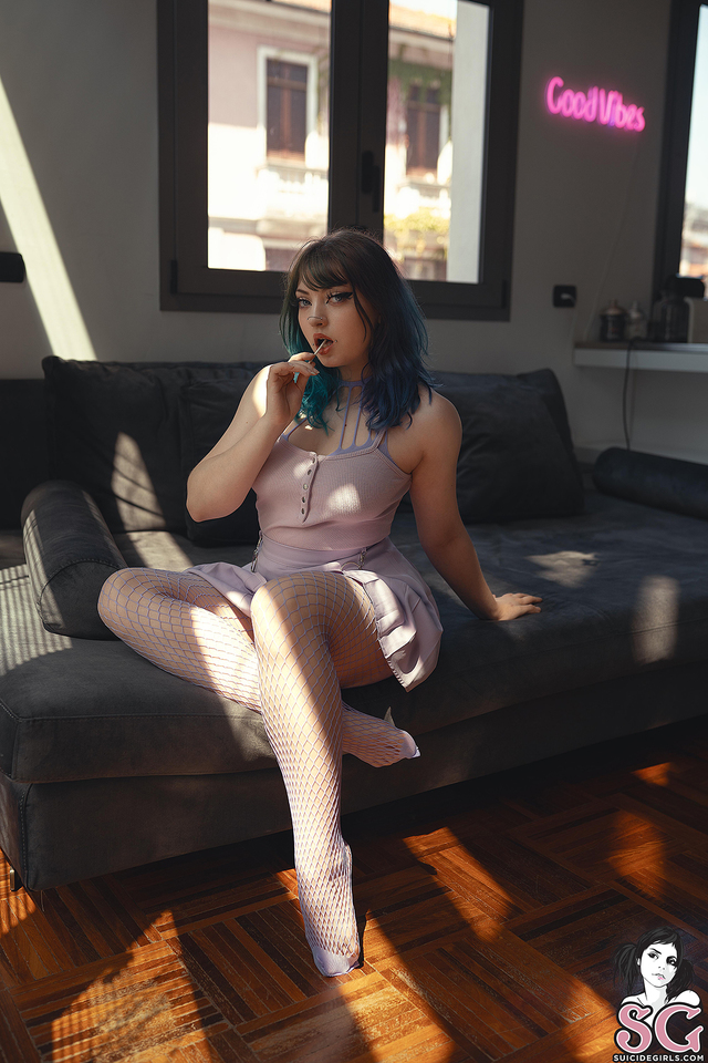 'Good Vibes' with Ghostilde via Suicide Girls - Pic #1