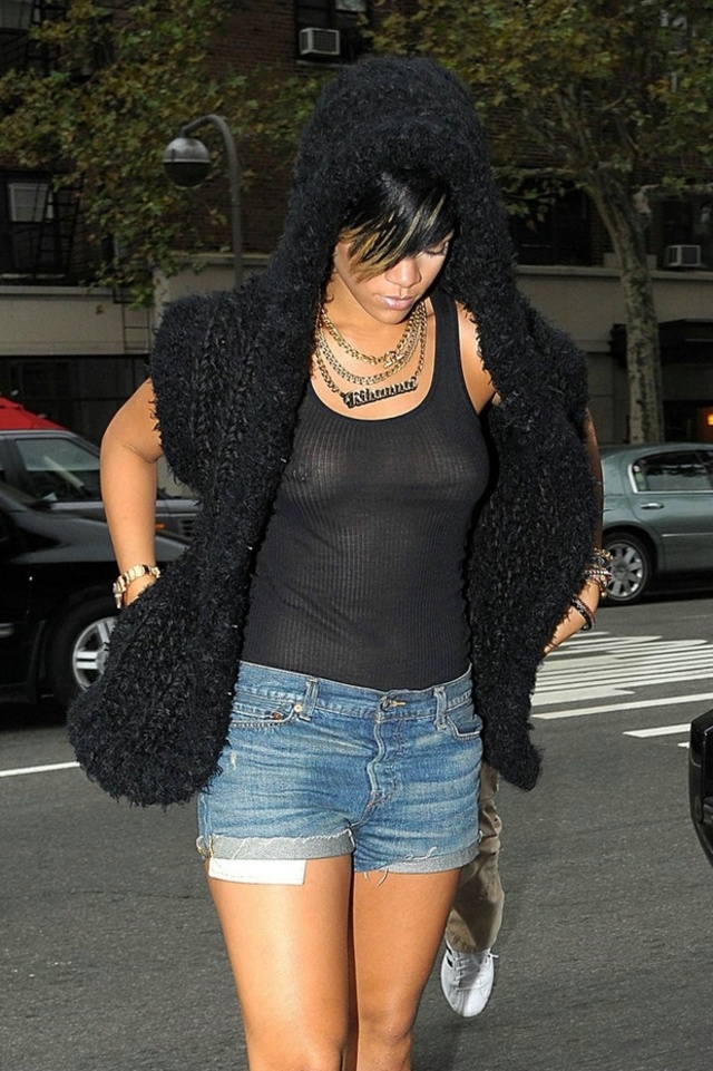 'Banned Black Celebs Rihanna' with Rihanna via Banned Black Celebs - Pic #6