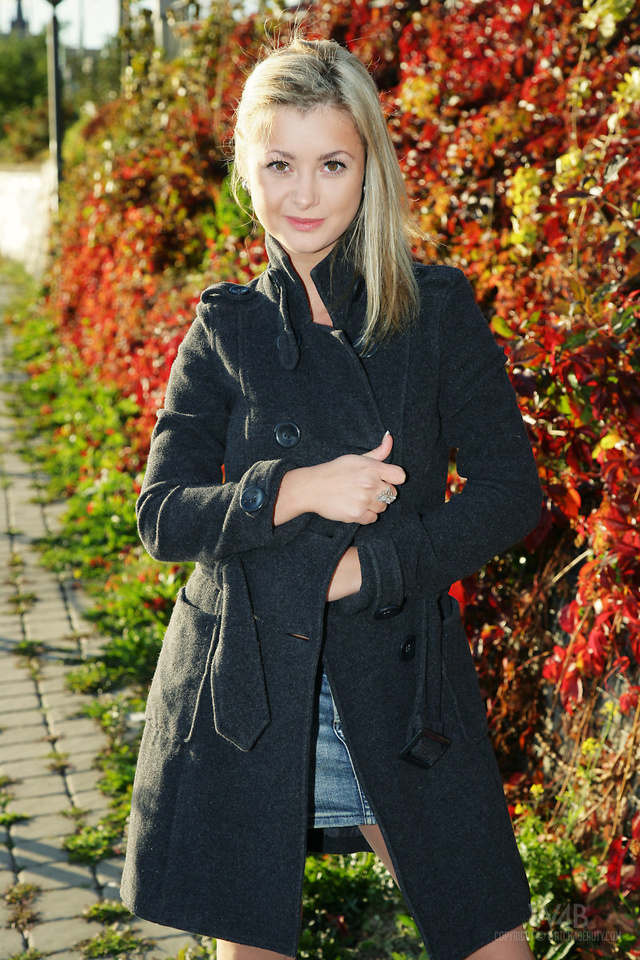 'Winter Peach IN Wild game BY Undress Girls' with Winter-peach via Watch4Beauty - Pic #1