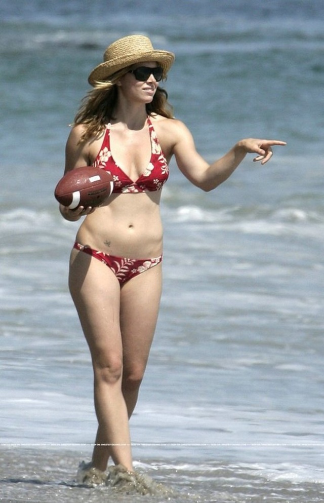 'ReallyCelebs Jessica Biel' with Jessica Biel via reallycelebs.com - Pic #1