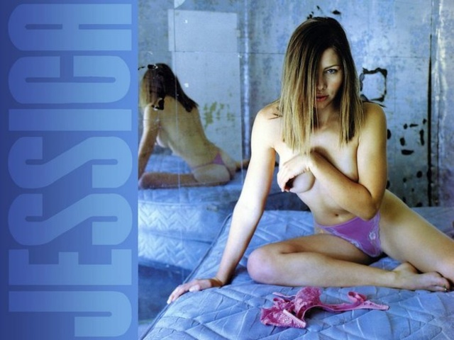 'ReallyCelebs Jessica Biel' with Jessica Biel via reallycelebs.com - Pic #15