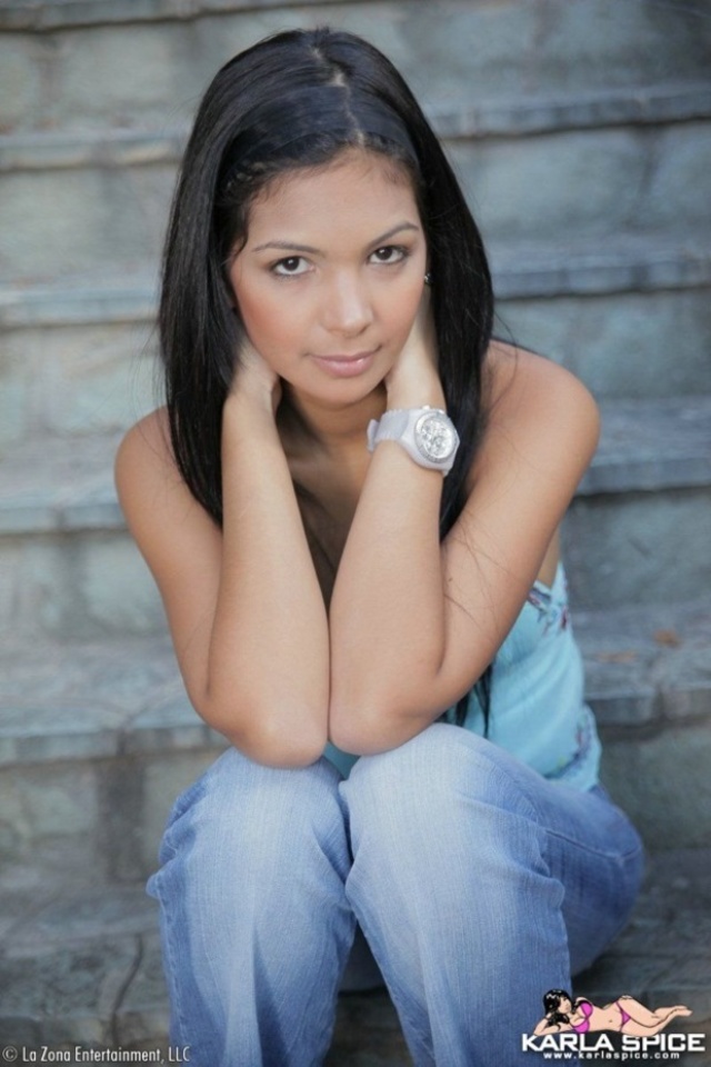 'Karla Spice Tight Jeans' with Karla Spice via karlaspice.com - Pic #2