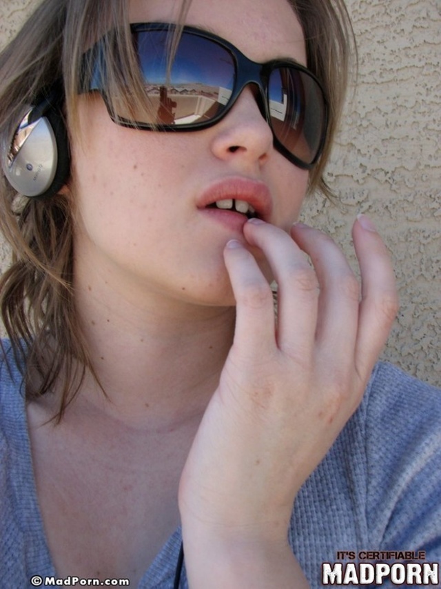 'Hot Amateur Babe Evelyn' with Evelyn via madporn.com - Pic #9