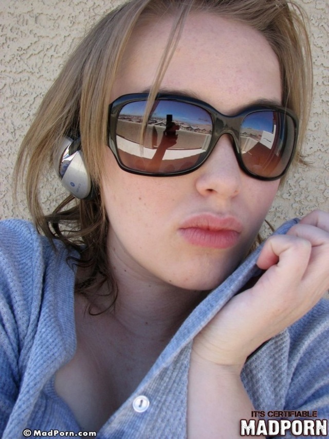 'Hot Amateur Babe Evelyn' with Evelyn via madporn.com - Pic #11