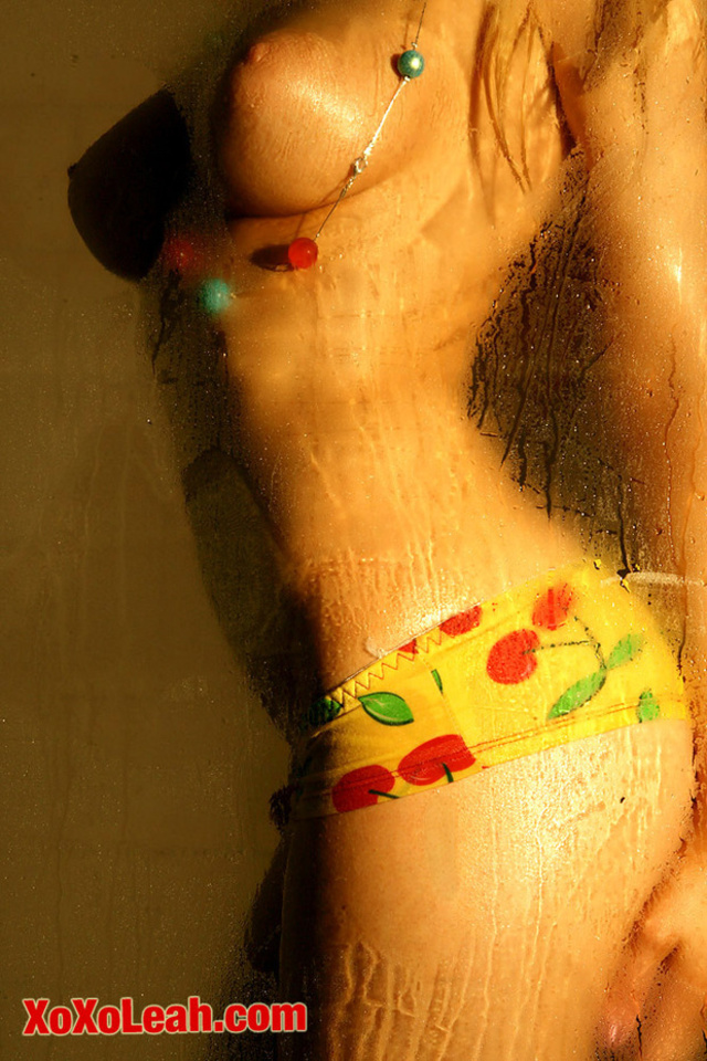 'Hot Babe XoXoLeah' with Xoxoleah via xoxoleah.com - Pic #8