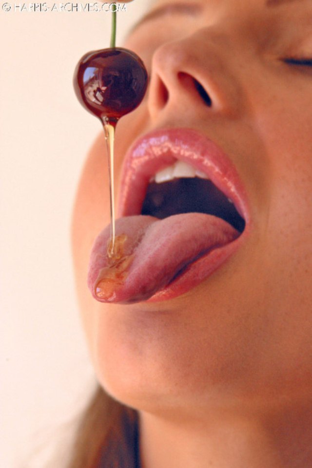 'Sandra Shine COME UP TO BEAUTY By Ron Harris' with  via harris-archives.com - Pic #3