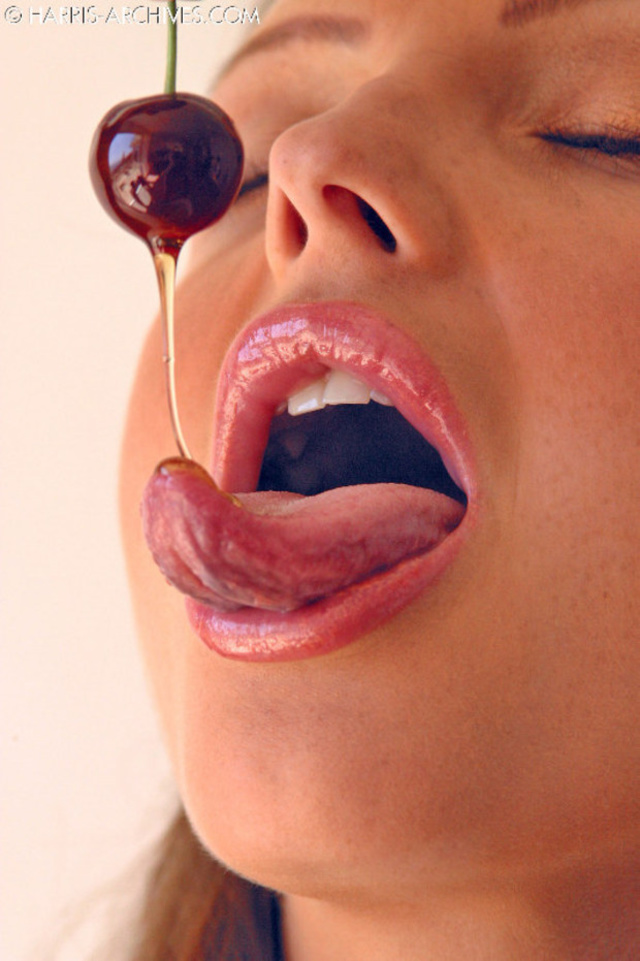 'Sandra Shine COME UP TO BEAUTY By Ron Harris' with  via harris-archives.com - Pic #4