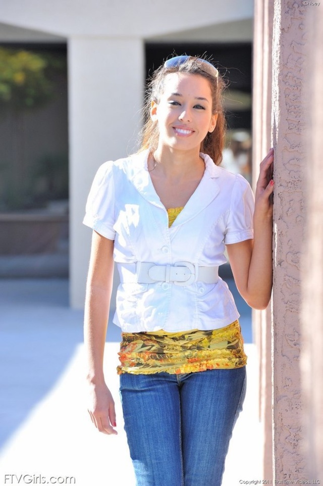 'Chloey Outdoor Nudity For FTV Girls' with Chloey via FTV Girls - Pic #3