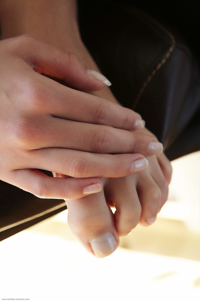 'Gloria in Atmosphere For Errotica Archives' with Gloria via Errotica-Archives - Pic #9