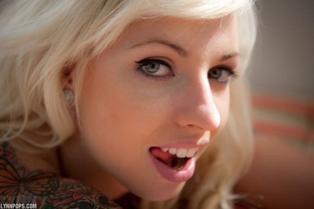 'Lynn Mattress Play' with Lynn Pops via lynnpops.com - Pic #5