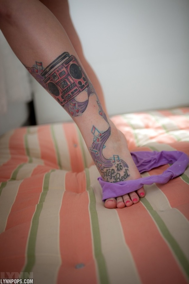 'Lynn Mattress Play' with Lynn Pops via lynnpops.com - Pic #15