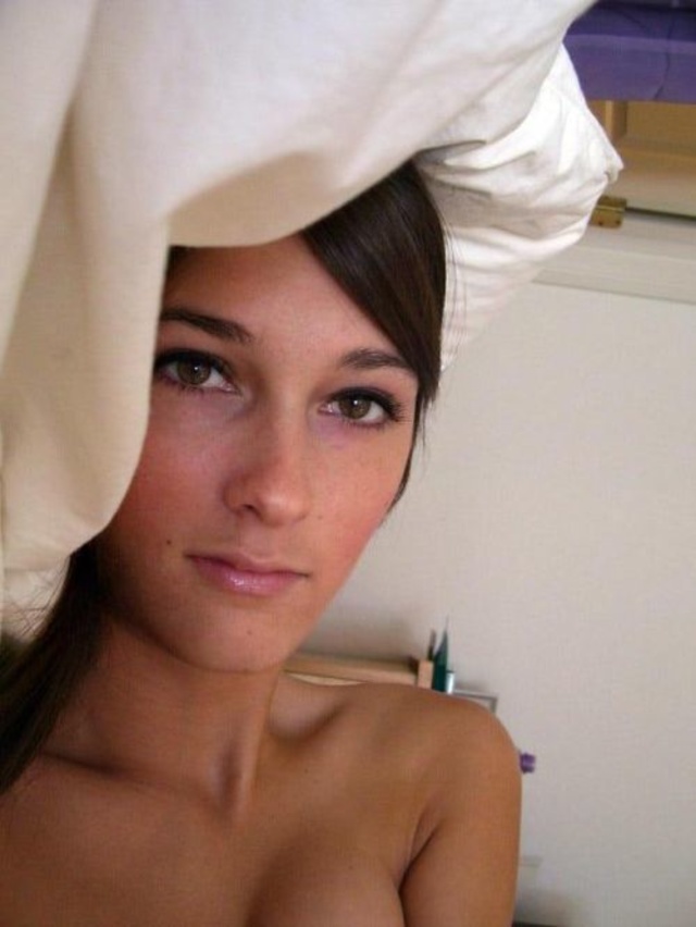 'Looks That Kill' with Killer Looks via Watch My GF - Pic #5