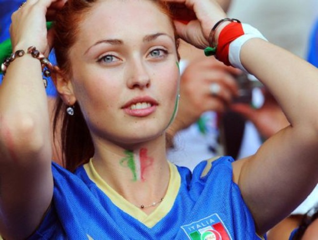 'Looks That Kill' with Killer Looks via Watch My GF - Pic #10