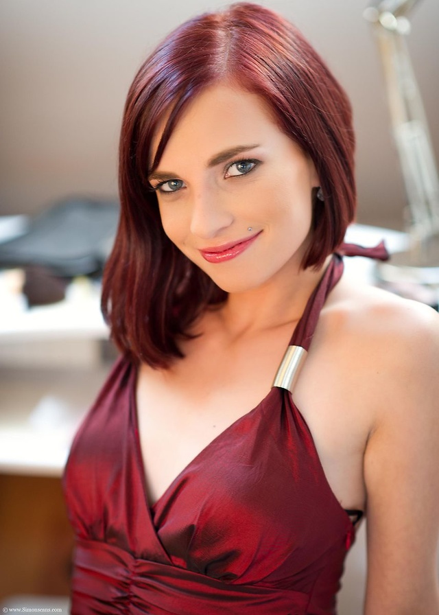 'Leila Backstage for SimonScans' with Leila via simonscans.com - Pic #4