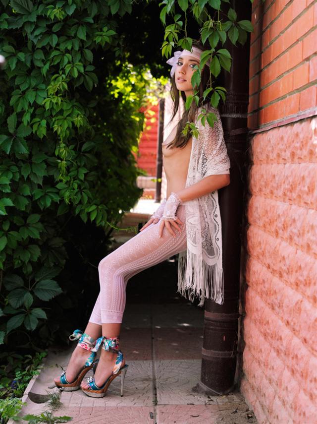 'Milana G For Met-Art' with Milana G via Met-Art - Pic #4