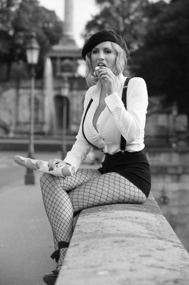 'Jordan Carver O La La' with Jordan Carver via jordancarver.com - Pic #5