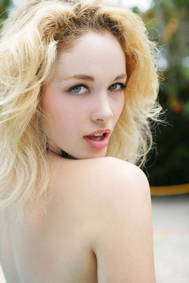 'Alissa White Fool Around By Watch4Beauty' with Alissa White via Watch4Beauty - Pic #14