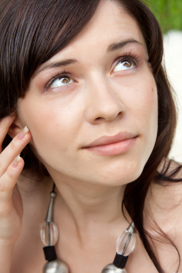 'Presenting' with Katy C via Met-Art - Pic #3