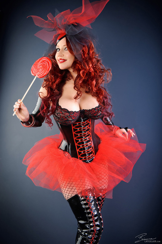 'Red And Blue' with Bianca Beauchamp via biancabeauchamp.com - Pic #5