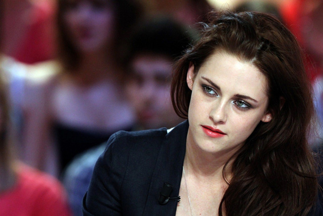 'Kristen Stewart' with Kristen Stewart via Mr Skin - Pic #9
