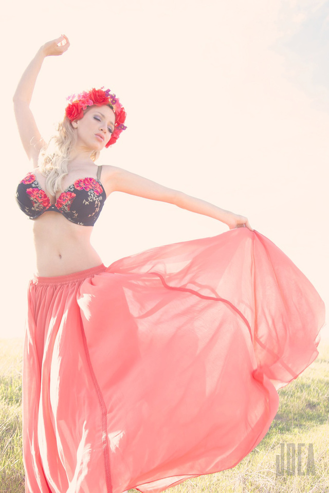 'Flowerbomb' with Jordan Carver via jordancarver.com - Pic #6