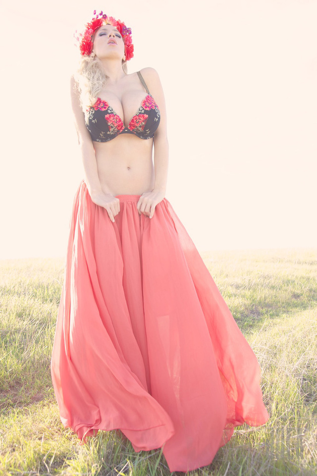 'Flowerbomb' with Jordan Carver via jordancarver.com - Pic #7