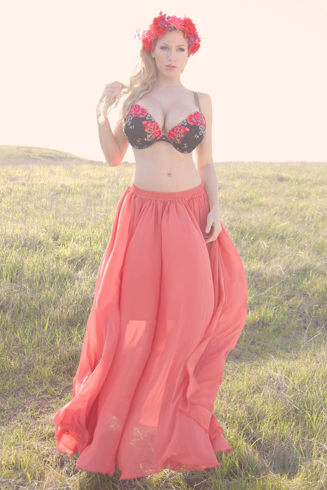 'Flowerbomb' with Jordan Carver via jordancarver.com - Pic #15
