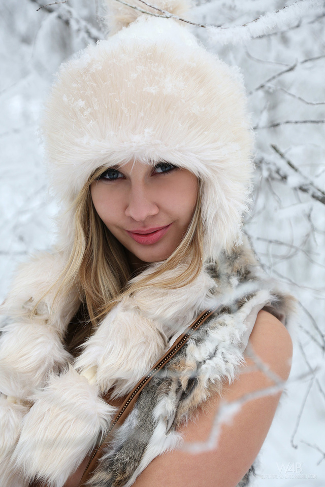 'Cute Young Blonde Holy Nude in The Snow for Watch4Beauty' with Holy via Watch4Beauty - Pic #14