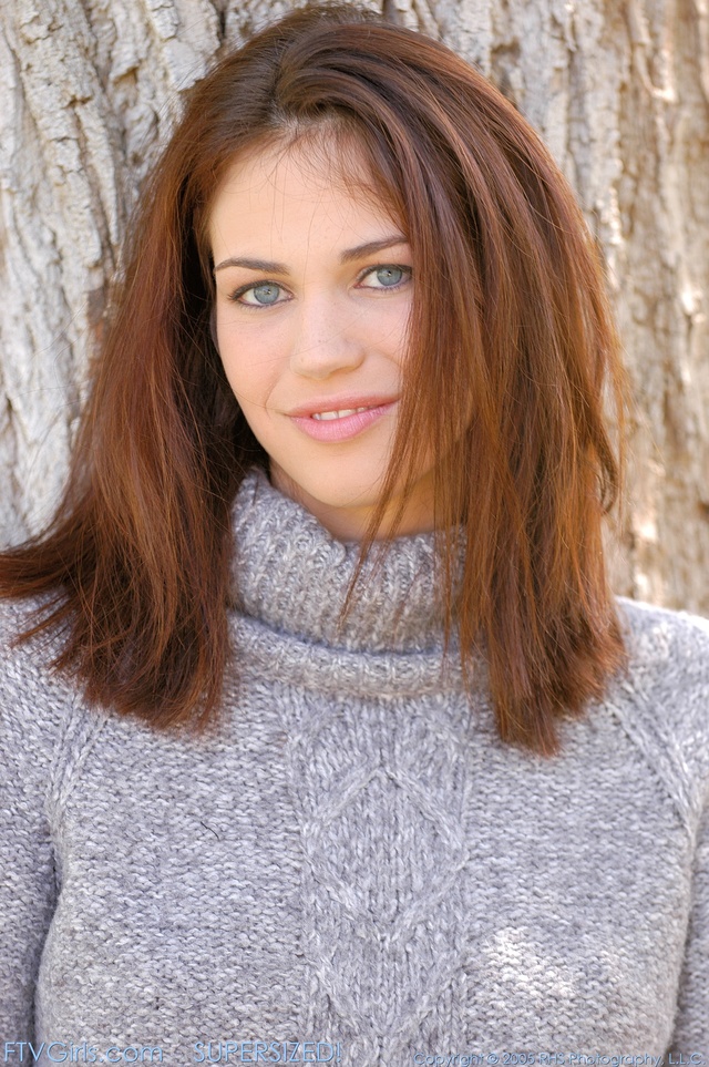 'Hot Brunette Amateur Tori in the Park for FTV Girls' with Tori via FTV Girls - Pic #13