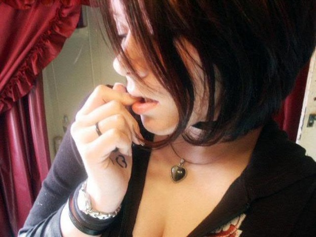 'Hot Emo Amateur Selfshots by My Alternative Gf' with Emo Girlfriends via myalternativegf.com - Pic #7