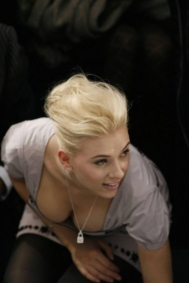 'Scarlett Johansson' with Scarlett Johansson via Mr Skin - Pic #2