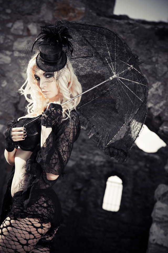 'Susan Wayland As Goth Queen' with Susan Wayland via susanwayland.com - Pic #4