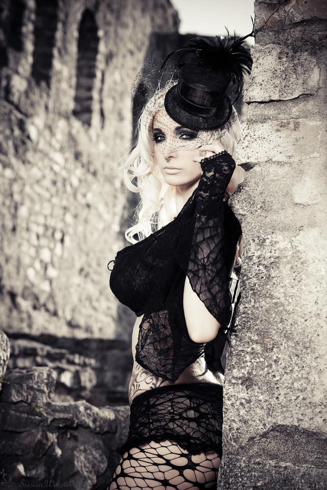 'Susan Wayland As Goth Queen' with Susan Wayland via susanwayland.com - Pic #13