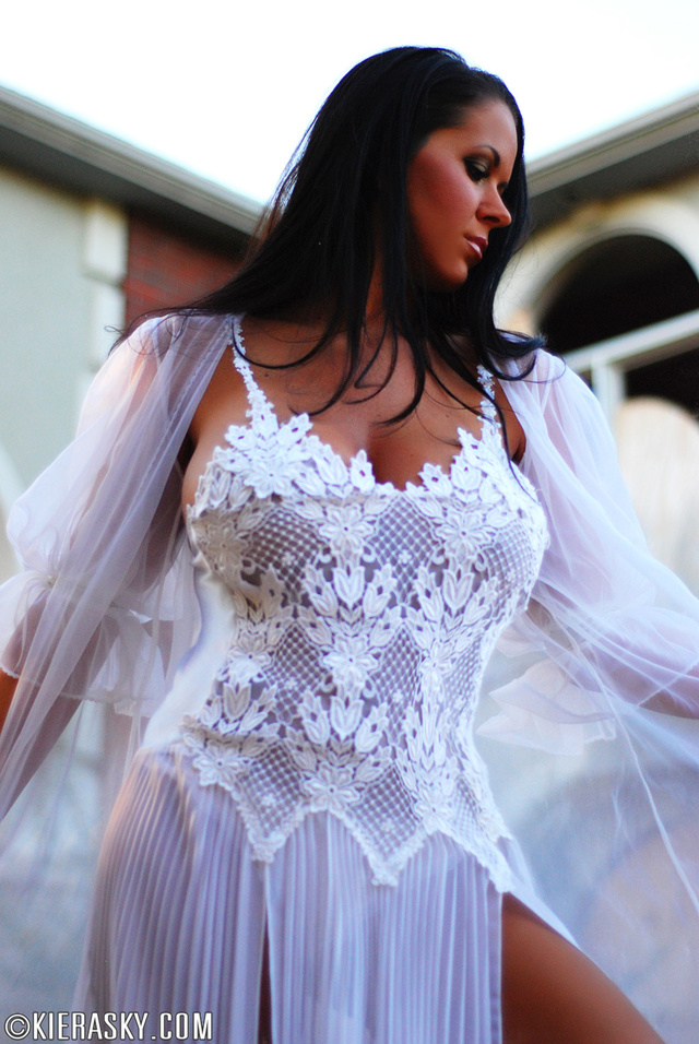 'Ghostly Goddess' with Kiera Sky via Kiera Sky Official - Pic #2