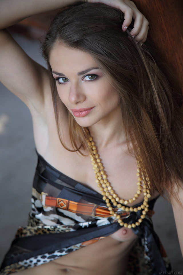 'Loretta Via Met-Art' with Loretta via Met-Art - Pic #9