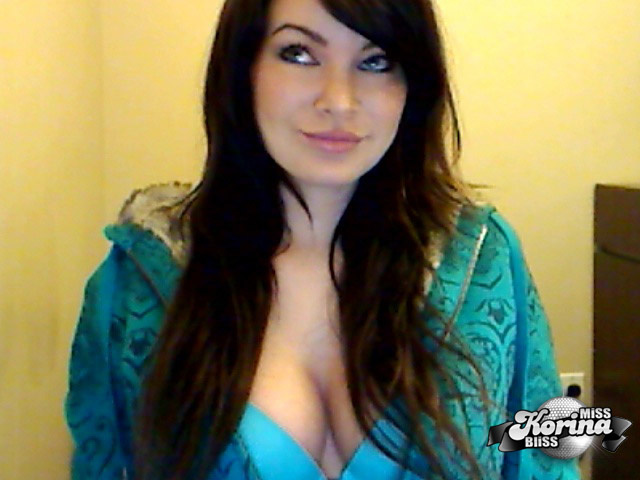 'Miss Korina Bliss Webcam Show' with Miss Korina Bliss via misskorinabliss.com - Pic #4