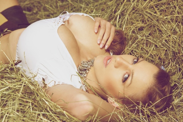 'Hot Country Girl' with Jordan Carver via pinupfiles.com - Pic #4