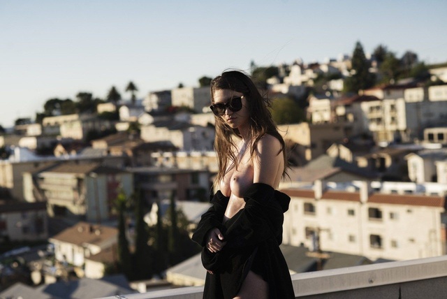 'Nude Beauty Elizabeth Elam' with Elizabeth Elam via Mr Skin - Pic #4