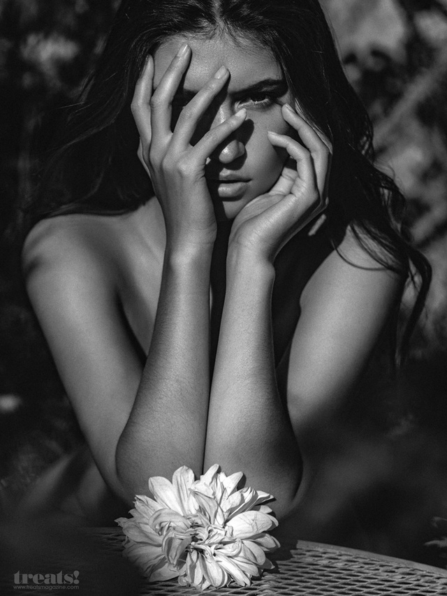 'Nude Beauty Elizabeth Elam' with Elizabeth Elam via Mr Skin - Pic #8