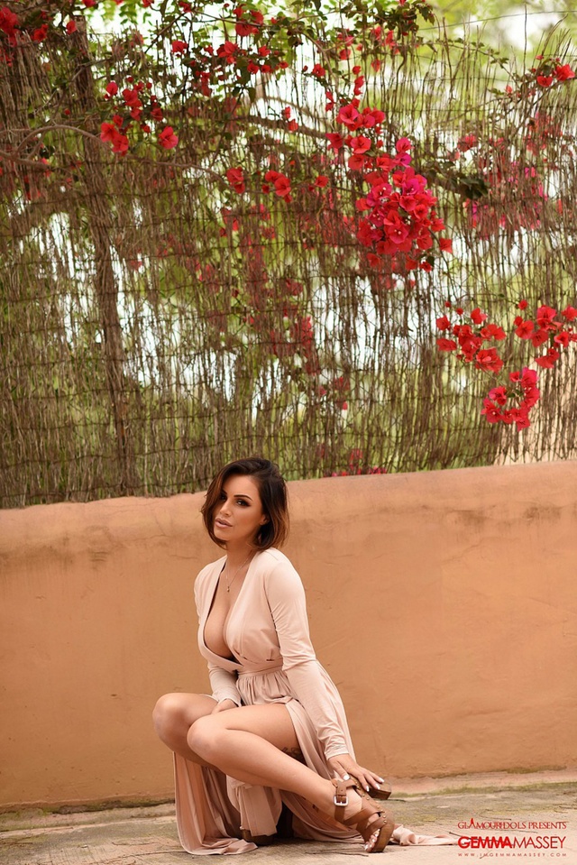 'Wild Flower' with Gemma Massey via thisisglamour.com - Pic #4