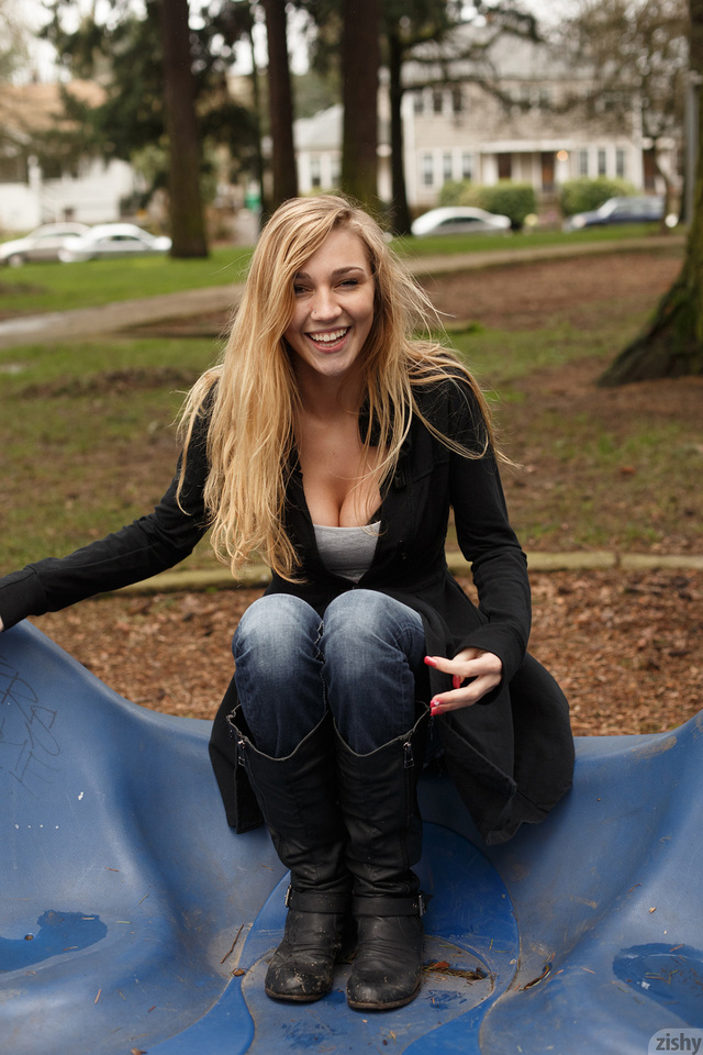 'Kendra Sunderland Via Zishy' with Kendra Sunderland via Zishy - Pic #7
