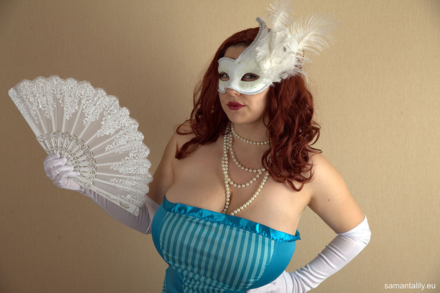 'Carnival Curves' with Samanta Lily via Samanta Lily Official - Pic #1