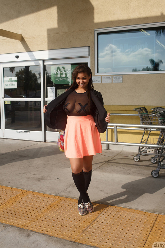 'Double X' with Raven Malone via Zishy - Pic #1