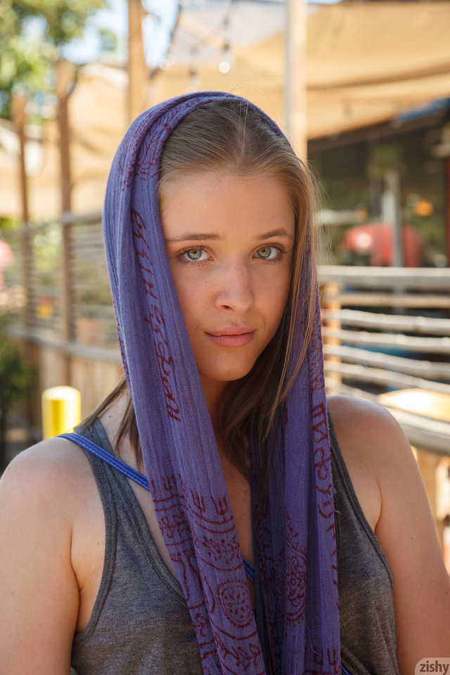 'Nolwenn Glass Via Zishy' with Nolwenn Glass via Zishy - Pic #2