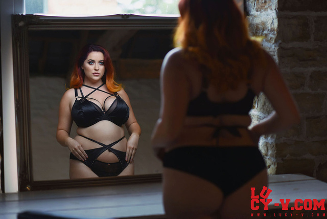 'Mirror Mirror' with Lucy V via lucy-v.com - Pic #1