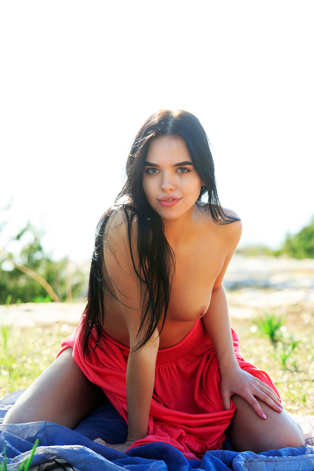 'Naked Sunbathing' with Venice Lei via Met-Art - Pic #8