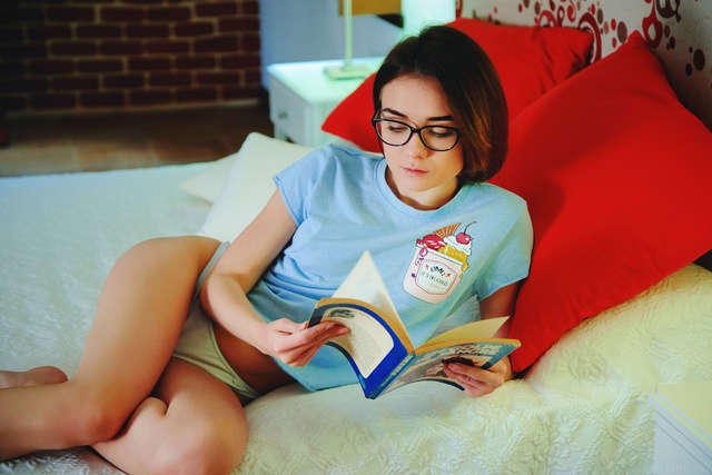 'Late Night Nudes' with Alice Shea via Met-Art - Pic #2
