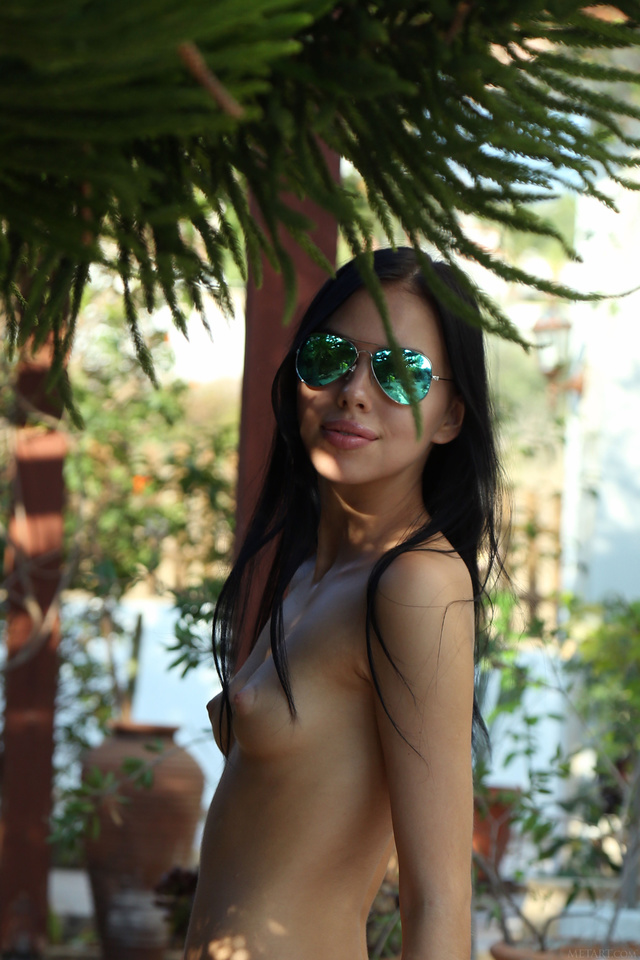 'Skinny Dipping' with Venice Lei via Met-Art - Pic #15